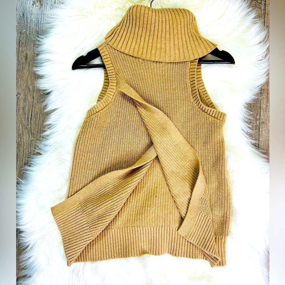 Banana republic sleeveless knit open back sweater